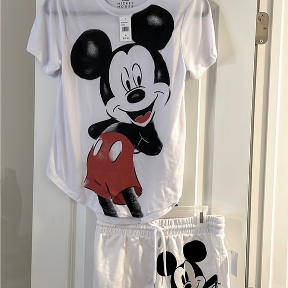 NWT Authentic 2-Piece Disney Mickey Mouse Graphic Shirt and Shorts SET - Picture 2 of 4